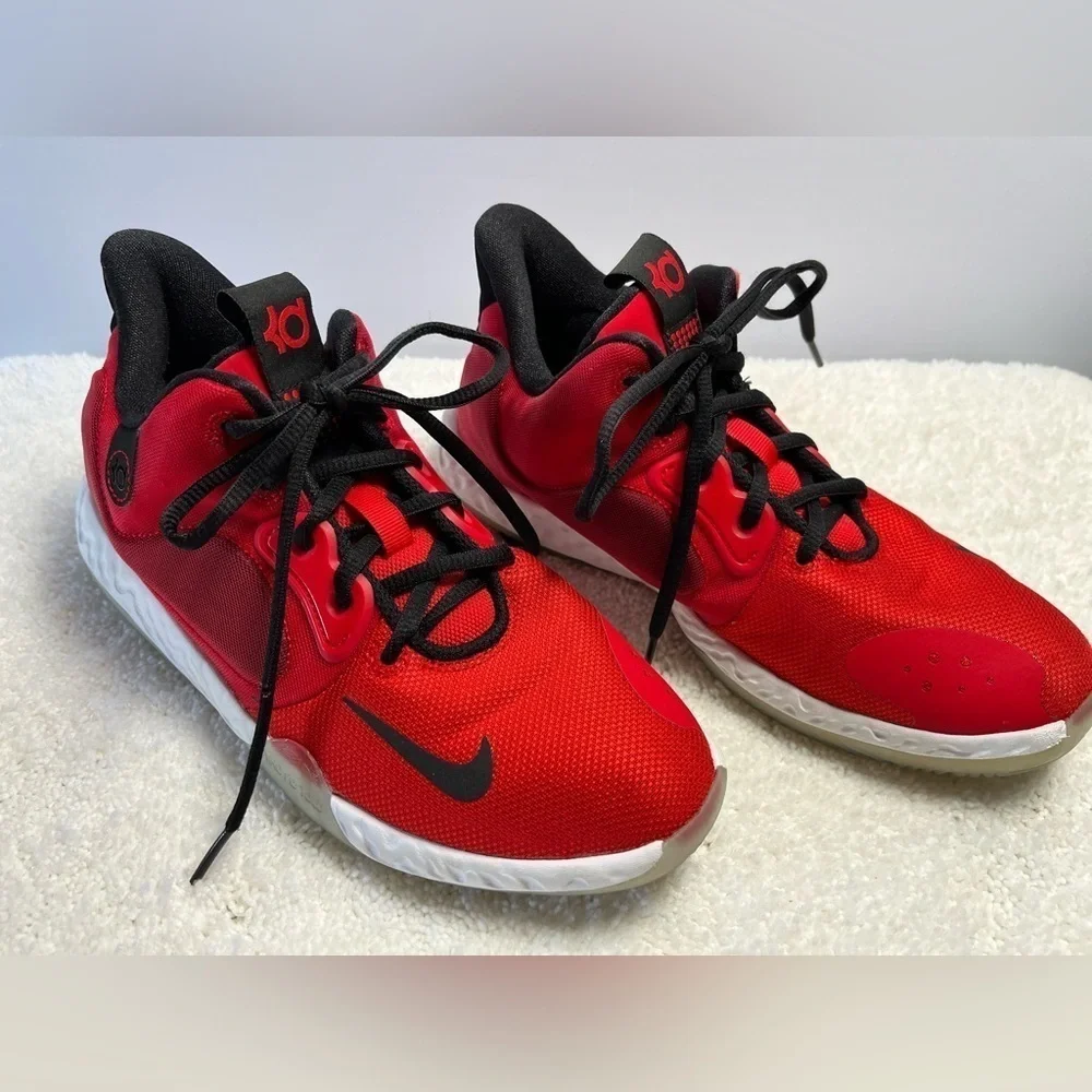 Nike KD Trey 5 VII GS University Red-Size:  5.5Y-Basketball Shoes-Pre-owned